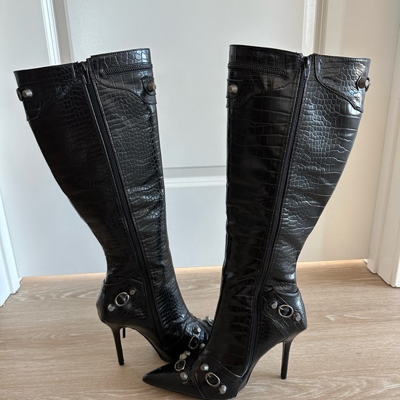 Black Leather Boots - Picture 3 of 5